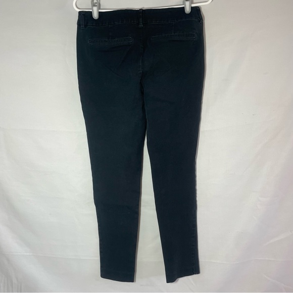 Old Navy Never Fade Pixie Pant - Picture 4 of 8